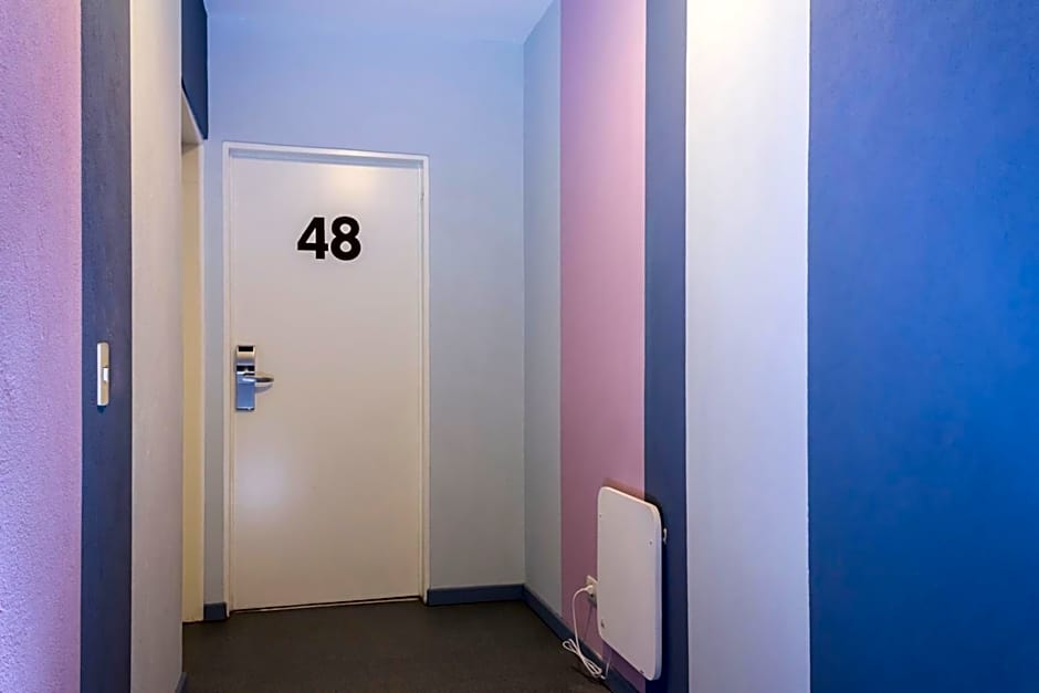 Circus Hostel