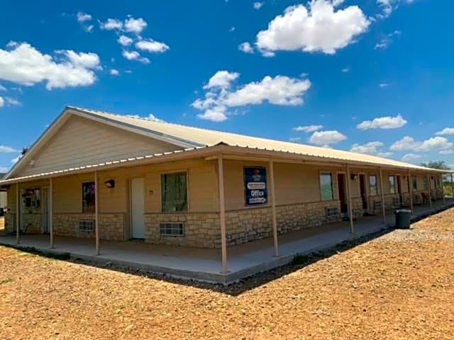 Cotulla Executive Inn