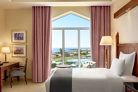 Twin Room with Pool and Ocean View - Non-Smoking
