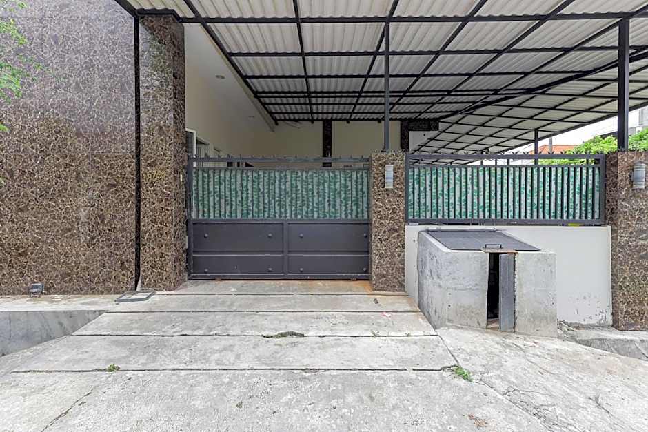 RedDoorz at Ngaggel Jaya Surabaya