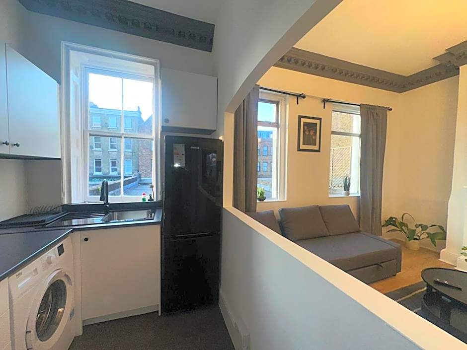 First Floor One Bed Apartment In Central West London
