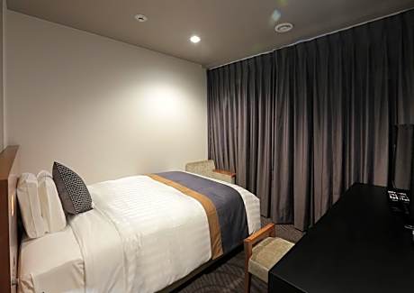 Single Room - Non-Smoking