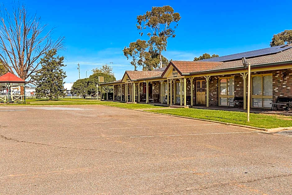 Quality Inn Carriage House