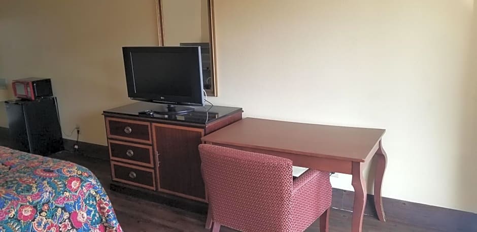 Family Inns of America – Mobile, AL