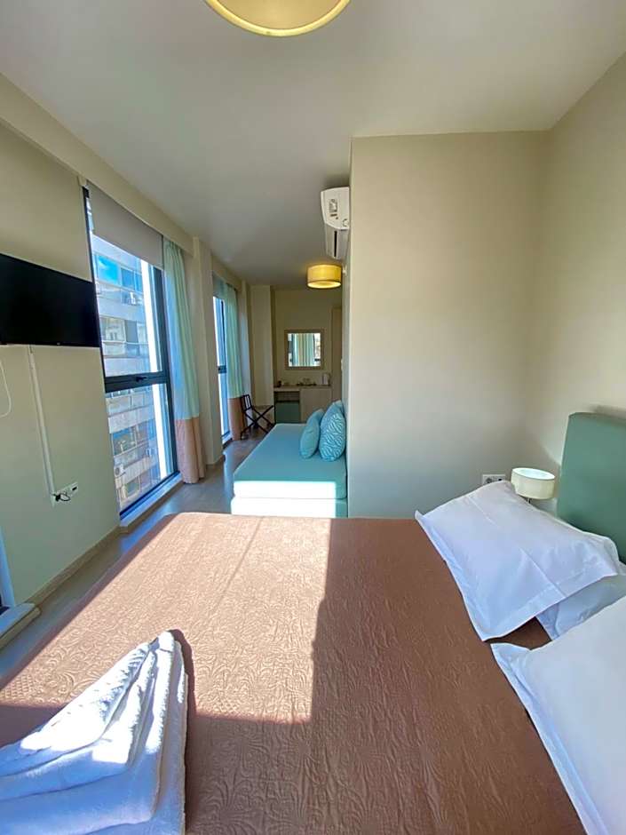 Tins Hotel City - Athens