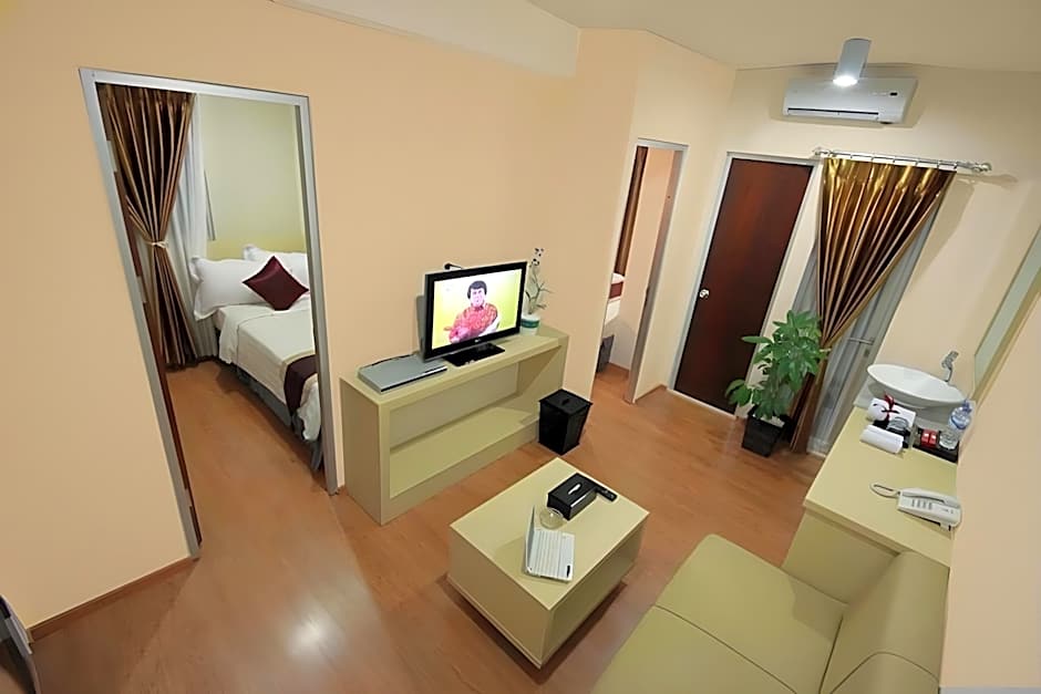 Gunawangsa Manyar Hotel