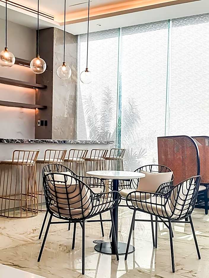 The Excelsior Hotel Las Piñas