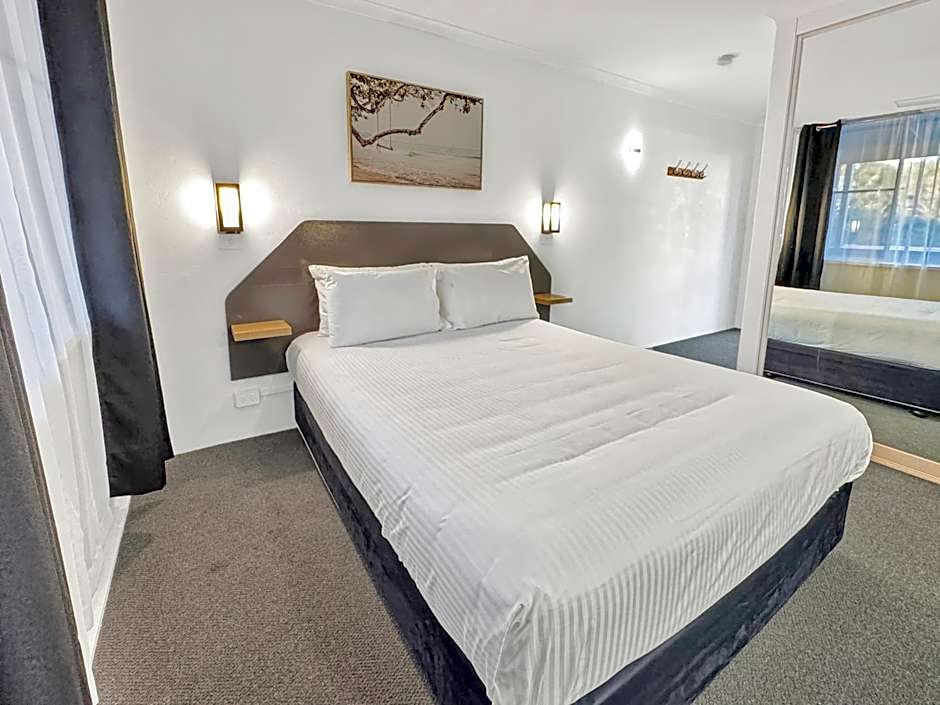 Golden Sands Motor Inn