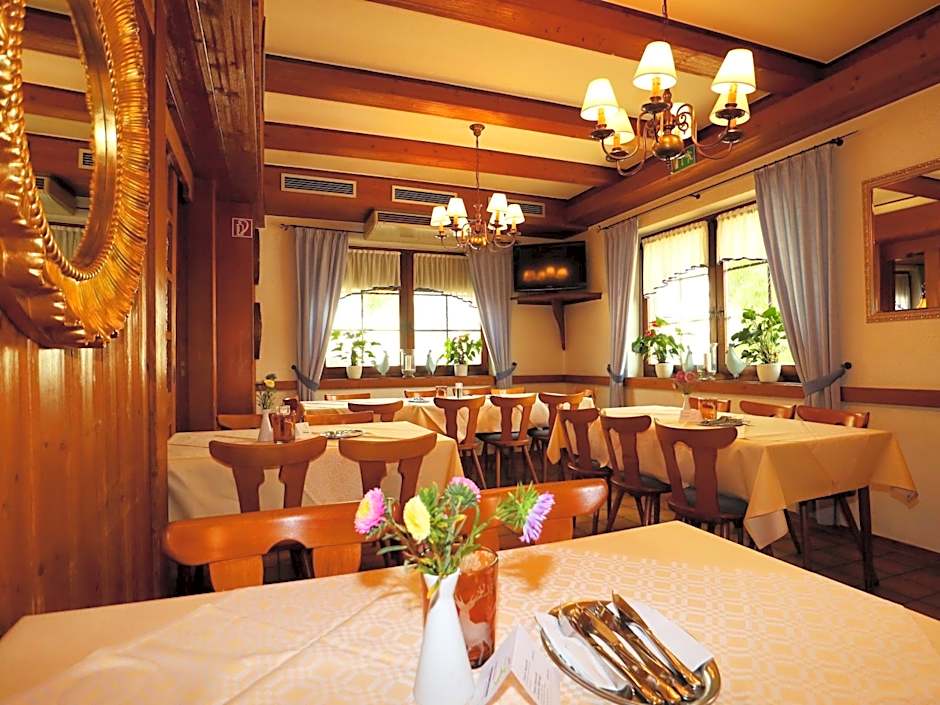 Hotel - Restaurant Hirschen - Werneths Landgasthof beim Europa- Park Rust