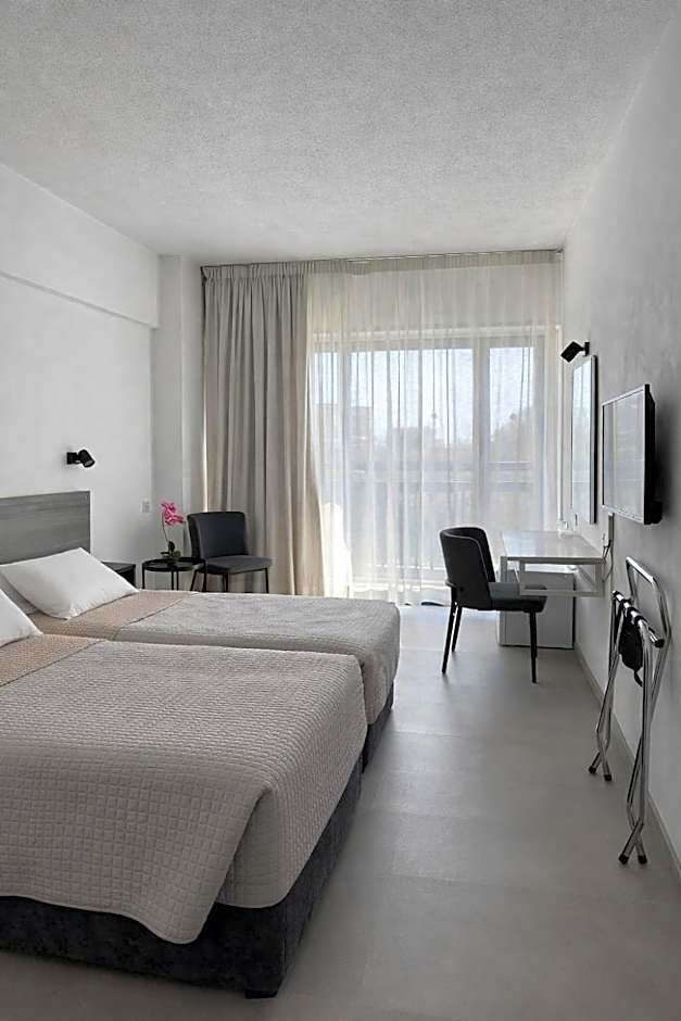 Navarria Hotel