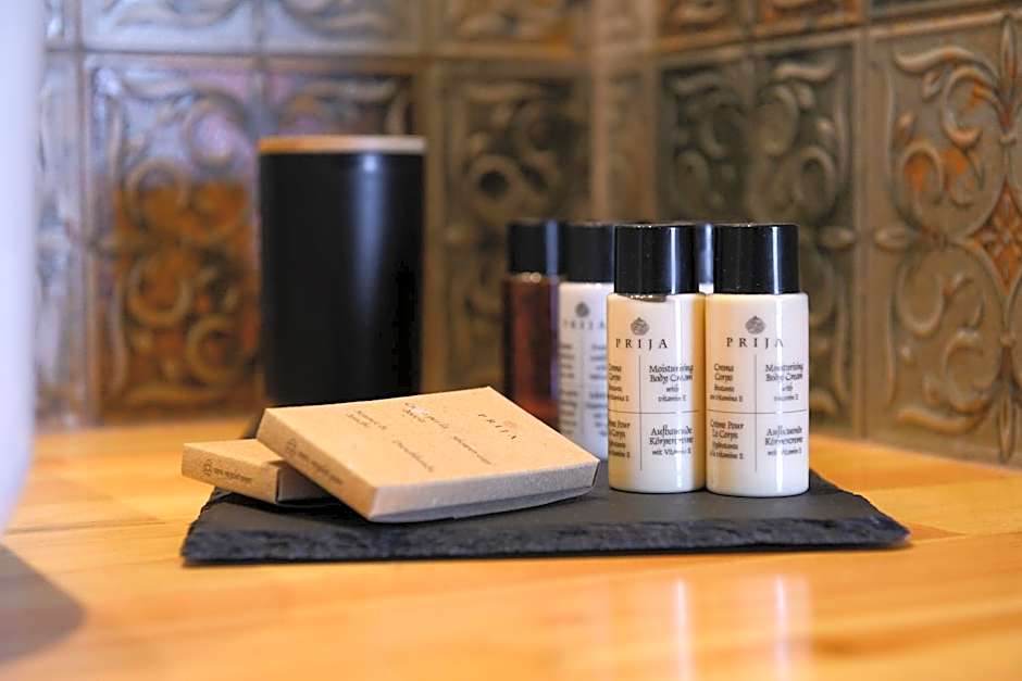 Batelo - Adults Only