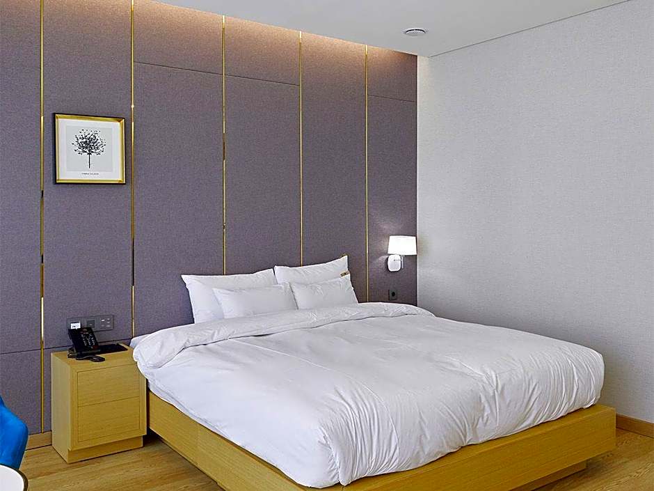 CS Hotel