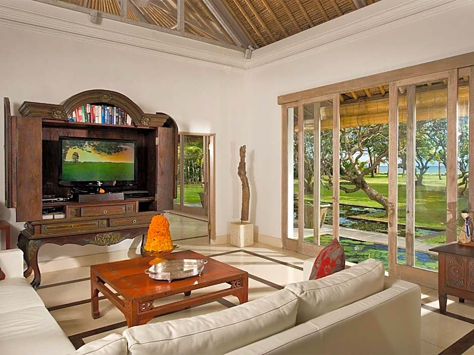 Villa Atas Ombak