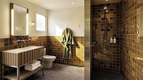 Premium King Room with Lake View