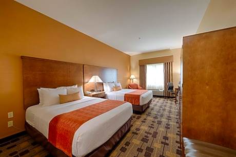 2 Queen Beds, Non-Smoking, Pillowtop Bed, Microwave, Refrigerator, High Speed Internet Access, Full 