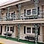 Simmons Motel and Suites