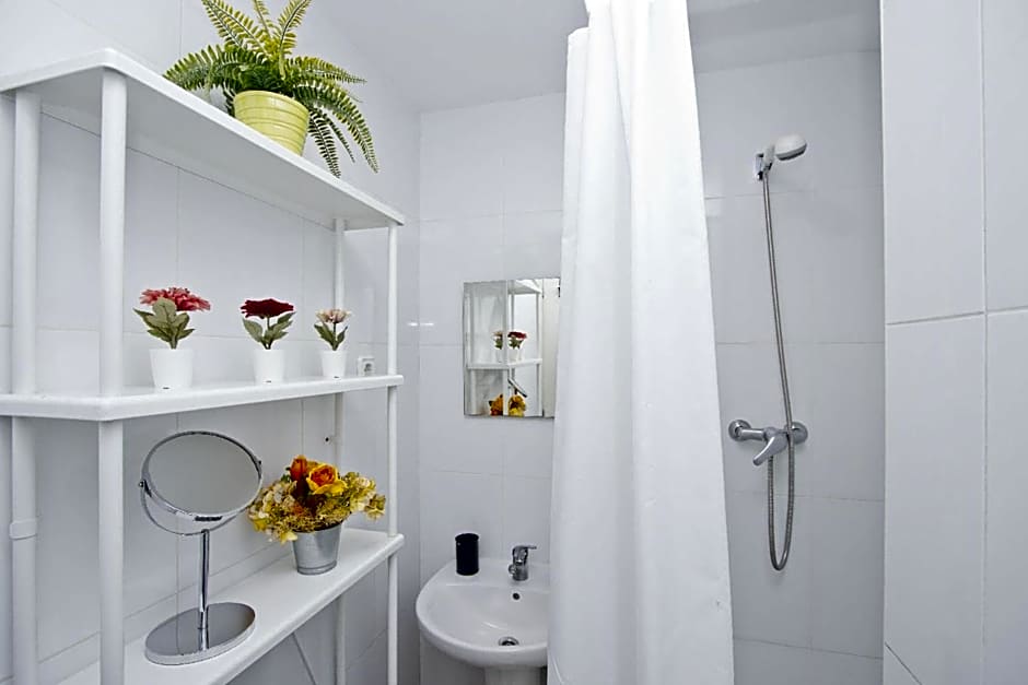 Barcelona City North Hostal