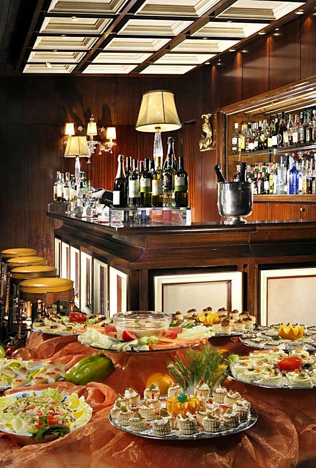 De La Ville Hotel