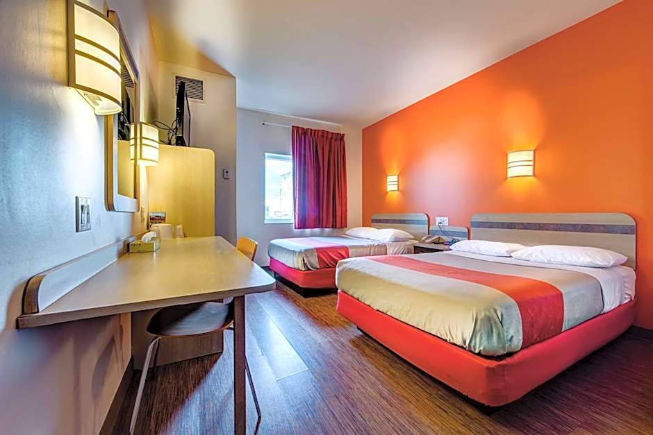 Motel 6-Burlington, ON - Toronto West - Oakville