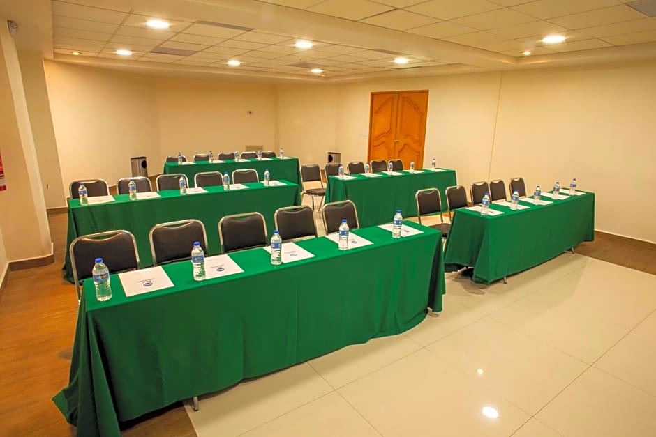 Hotel Plaza Calzada