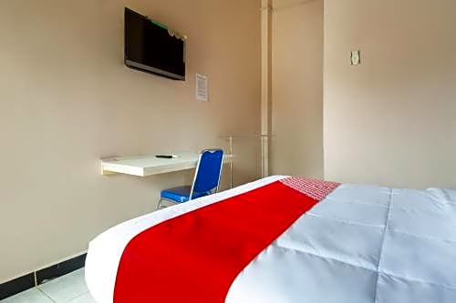 OYO 3044 Adelia Residence