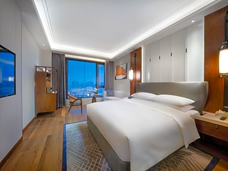 Lake View Double Room (Free Mini Bar+2 Cloth Wash+Shuttle Bus)