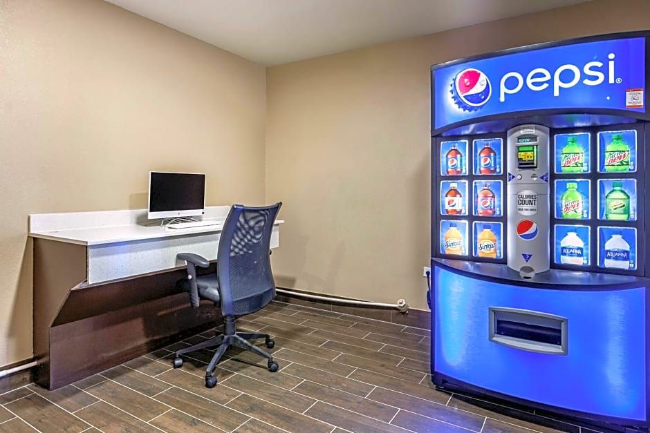 Quality Inn & Suites Spring Lake - Fayetteville near Fort Bragg