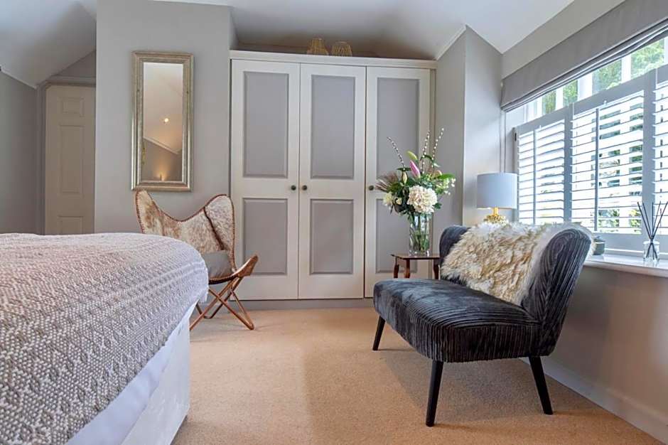 Burleigh Court Hotel