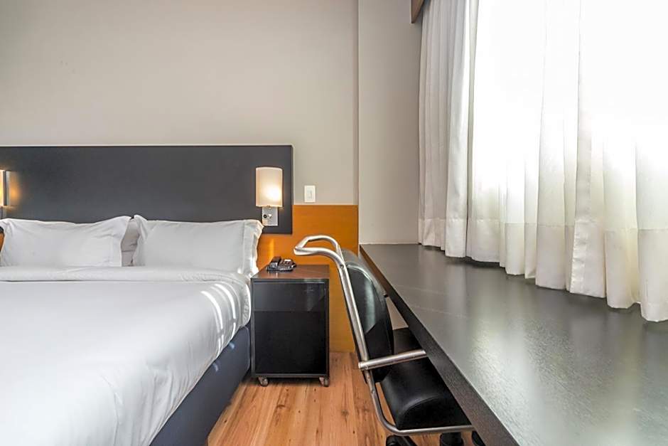 Paraiso Suites by Charlie