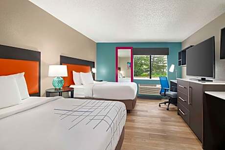Deluxe Double Room with Two Double Beds