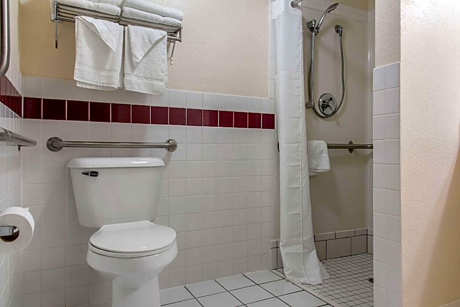Quality Inn & Suites New Prague