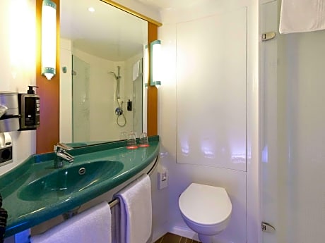 Standard Room with Twin Beds