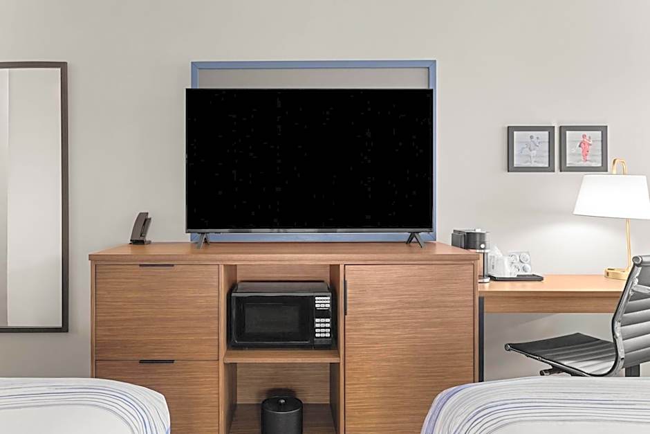 AmericInn by Wyndham Marshfield