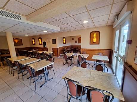 Logis Hotel Sully le Chateau