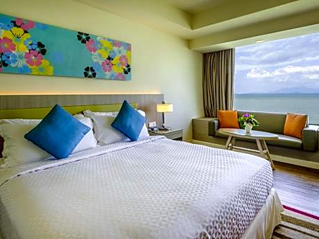 Superior King Room with Ocean View