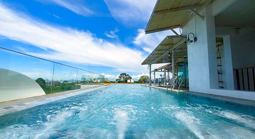 Costa Village Jacuzzi Bangsaray