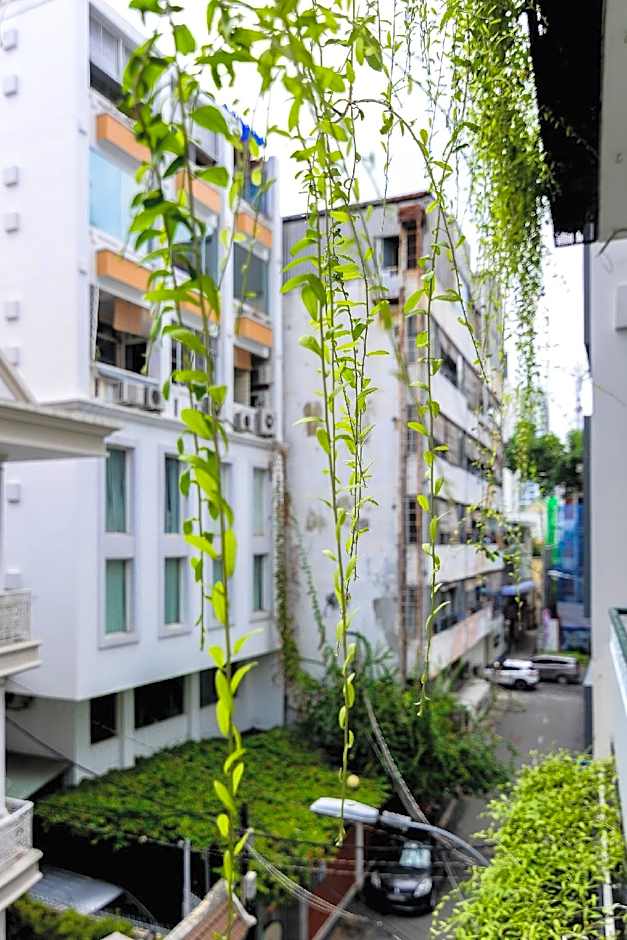 Leaf Signature Hotel - La Group