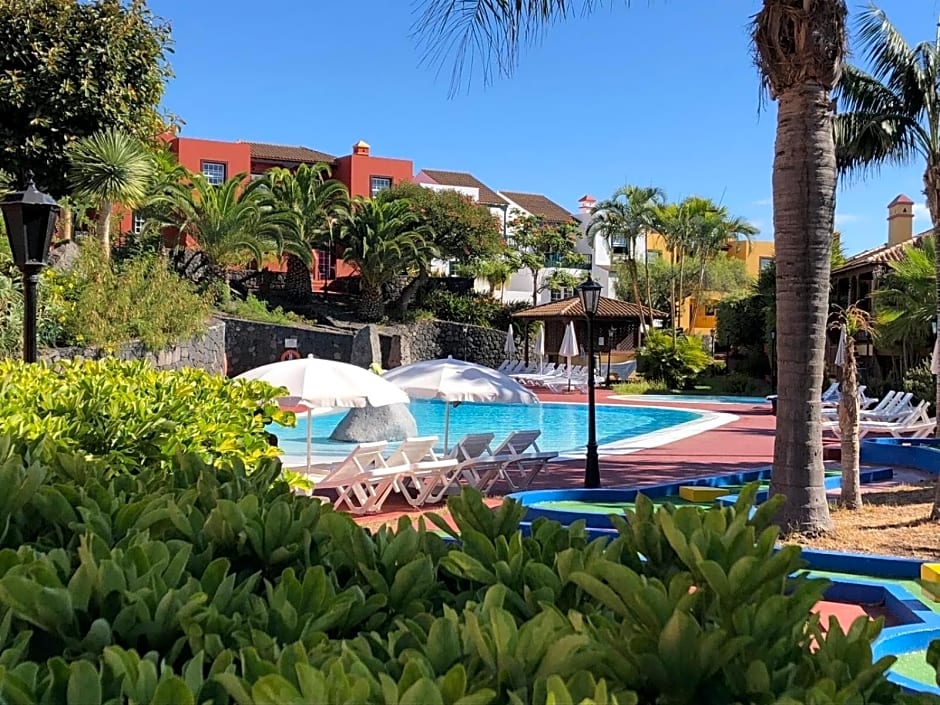 Apartamentos Oasis San Antonio