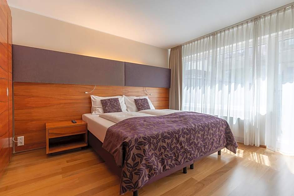 Pakat Suites Hotel