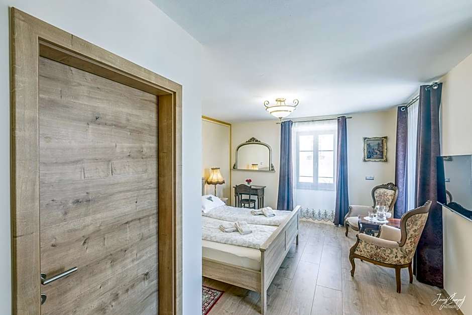 Hiša Linhart, Hotel & Restaurant