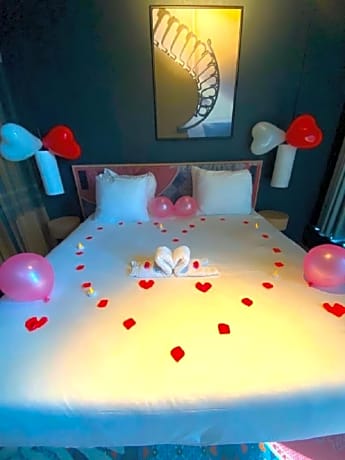 Double room with romantic decoration