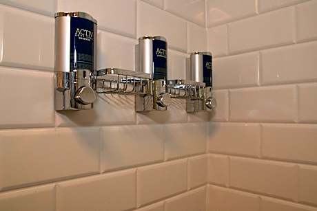 Room, 2 Queen Beds (Mobility Accessible, Tub)