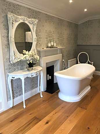 Queen Room with Garden View