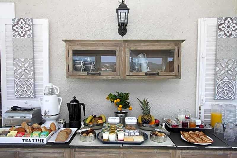 Villa Tricoli B&B avec Piscine