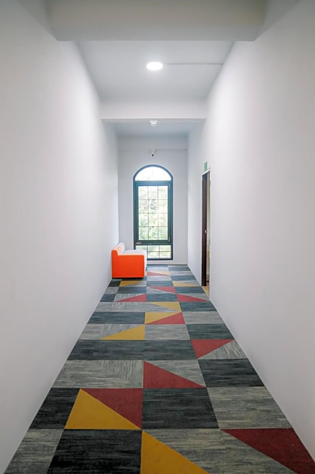 Daddy Dream Hotel and Residence