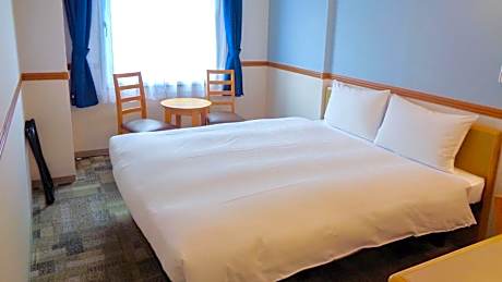 Queen Room - Non-Smoking