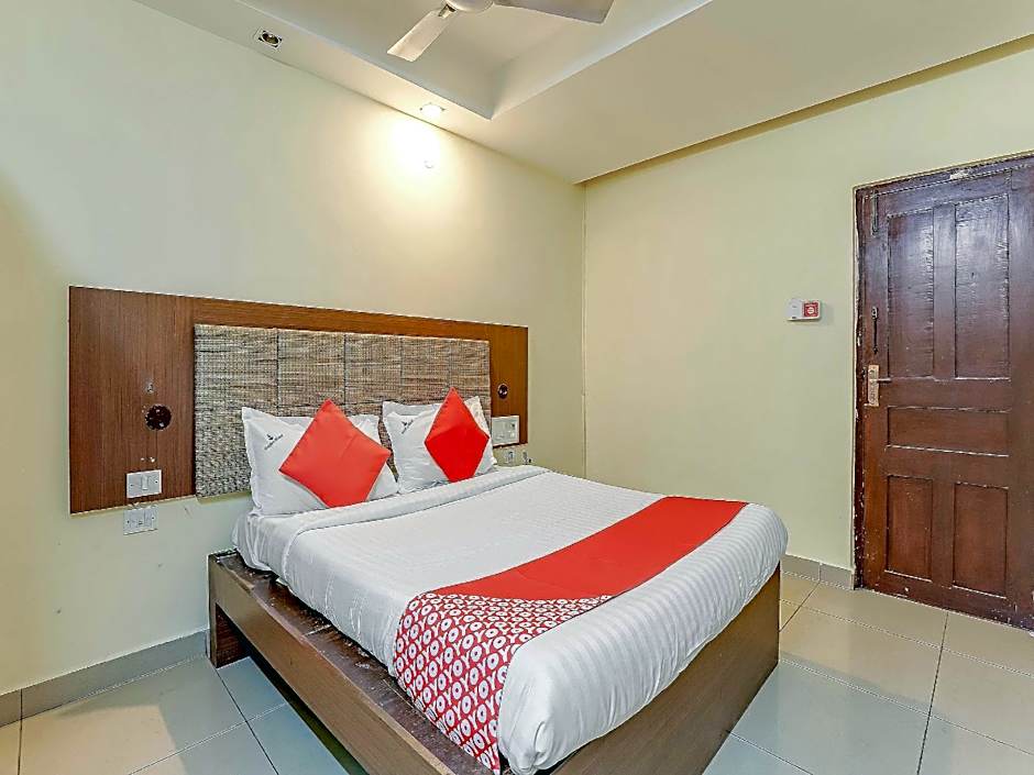 Golden Manor – Chennai, IL