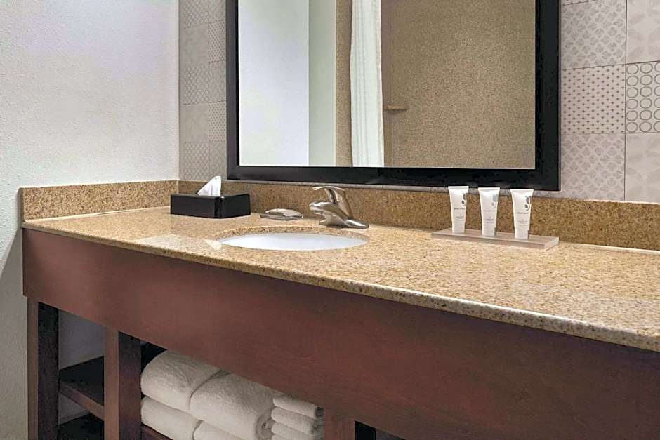 Country Inn & Suites by Radisson, Madison, AL