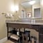 Plantation Hale Suites