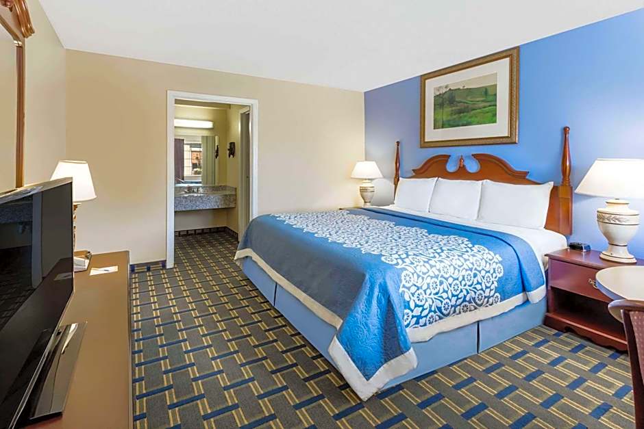 Days Inn by Wyndham Plymouth